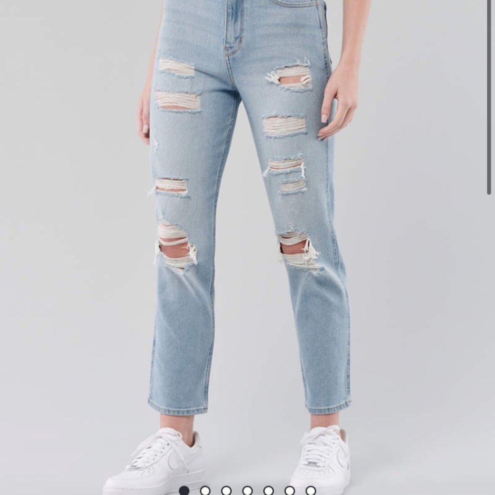 Super cute mom jeans vintage matches with anything